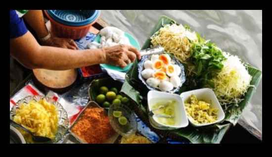 Street Food Safari: Experimentați cele mai bune aventuri culinare asiatice