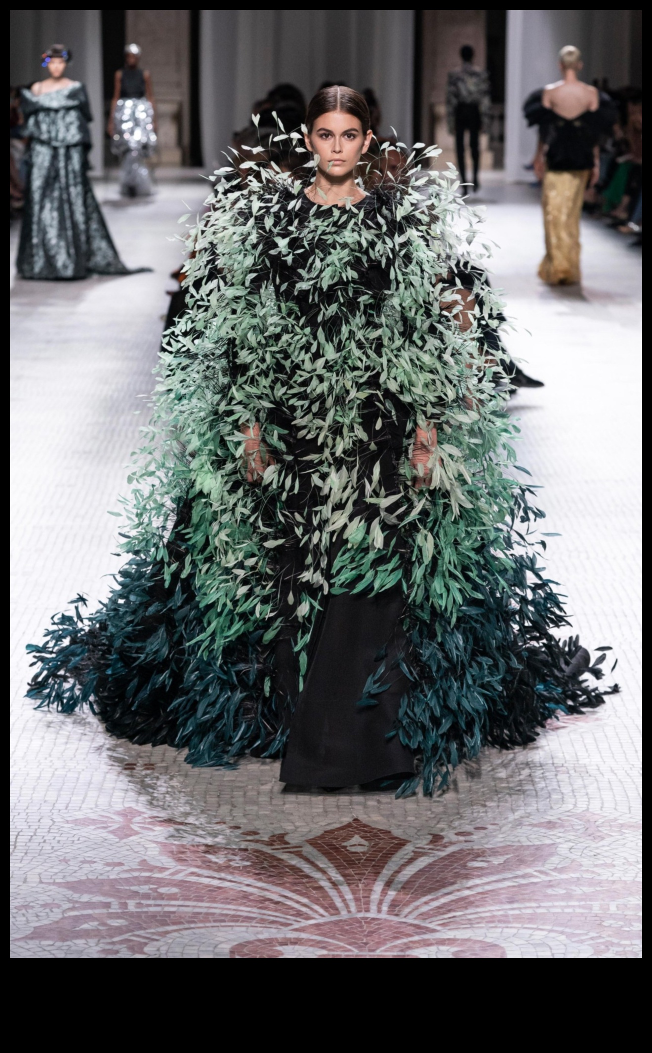 Haute Heritage: O odă vizuală a moștenirii atemporale a modei iconice