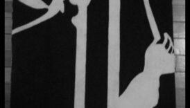 Explorarea spațiului negativ: crearea unor goluri artistice în cărbune