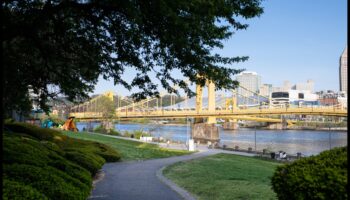 Riverfront Reps: Exerciții în aer liber de-a lungul căilor navigabile pitorești